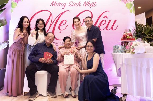 Sao Việt 17/10, tin sao việt mới nhất