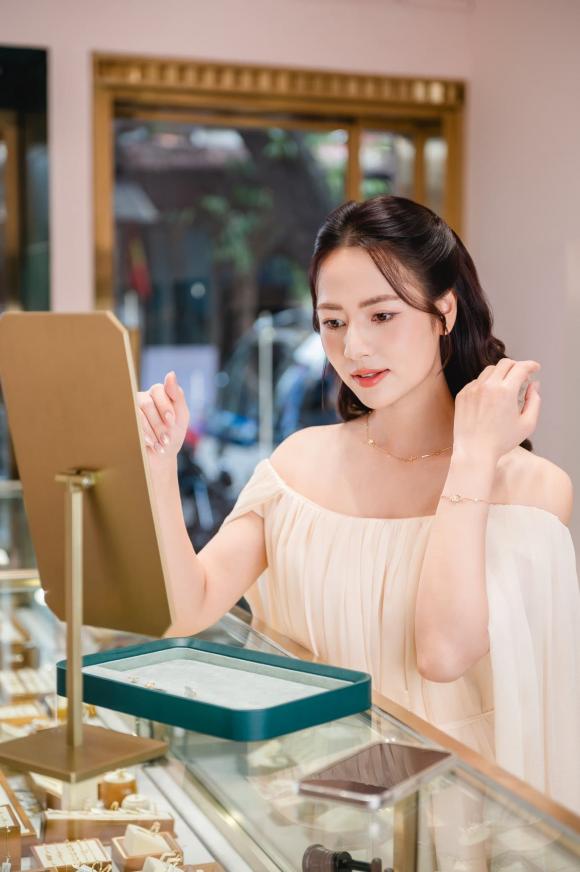 Sao Việt 17/10, tin sao việt mới nhất