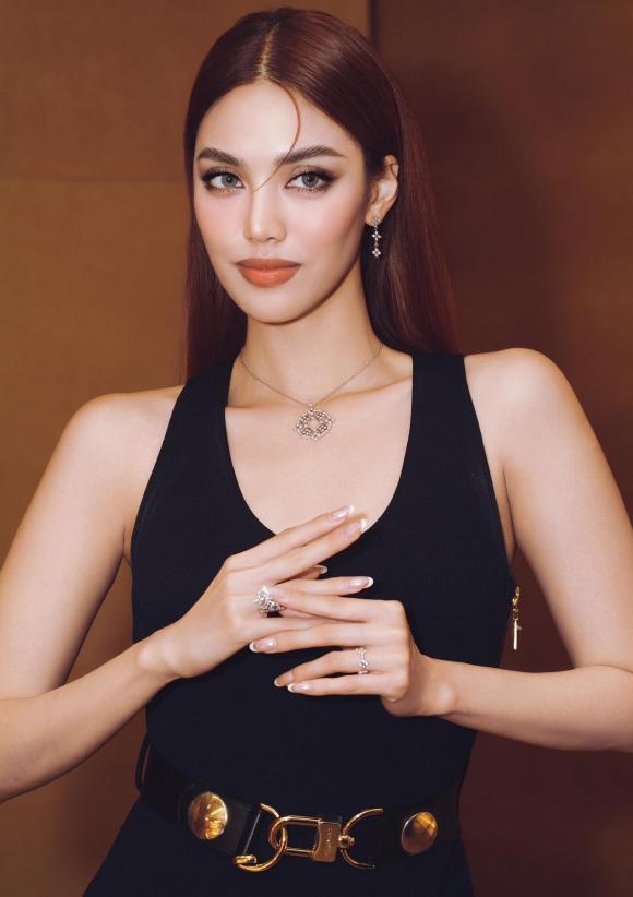 Sao Việt 17/10, tin sao việt mới nhất