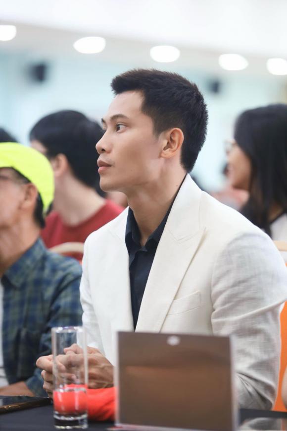 Sao Việt 17/10, tin sao việt mới nhất