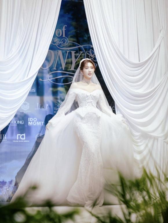 Sao Việt 17/10, tin sao việt mới nhất