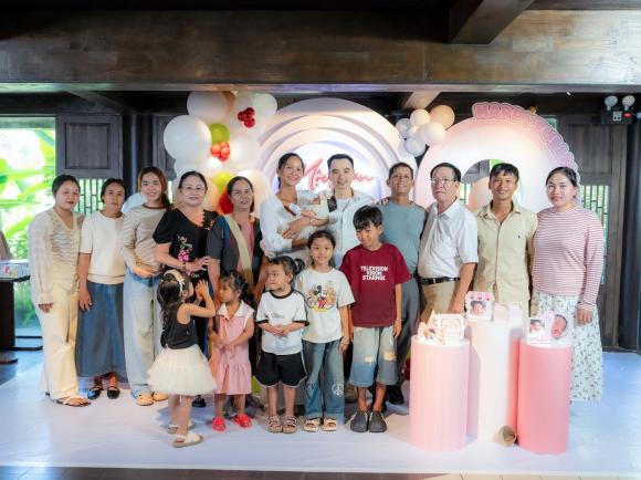 H'Hen Niê, con gái H'Hen Niê, đầy tháng con H'Hen Niê
