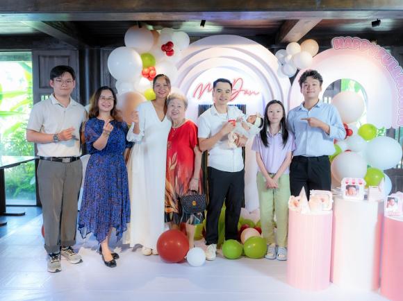 H'Hen Niê, con gái H'Hen Niê, đầy tháng con H'Hen Niê