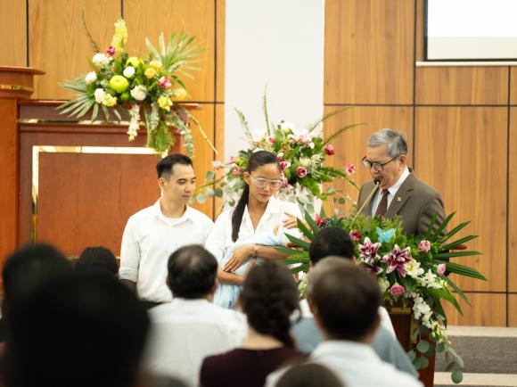 H'Hen Niê, con gái H'Hen Niê, đầy tháng con H'Hen Niê