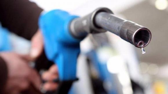 meo-do-xang-2-ngoisaovn-w900-h506 1 đổ xăng, mẹo đổ xăng