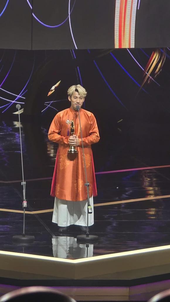 Sao Việt 20/10, tin sao việt mới nhất