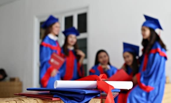 tốt nghiệp, bằng giỏi, lạm phát