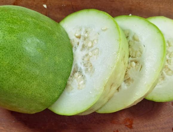 Tháng 10 đi chợ, người thông minh chỉ mua 5 loại rau sau, vừa không thuốc trừ sâu lại vừa rẻ 3 Rau tháng 10, cải cúc, đậu bắp