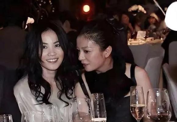 Triệu Vy, Hoàn Châu Cách Cách, sao hoa ngữ