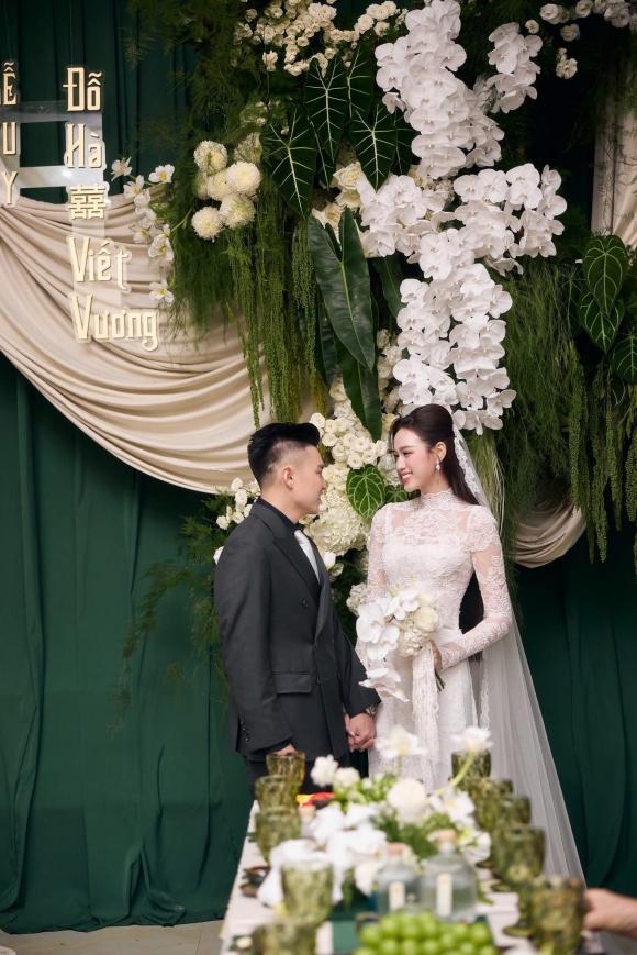 Hoa hậu Đỗ Hà, Đỗ Thị Hà, Viết Vương, sao Việt