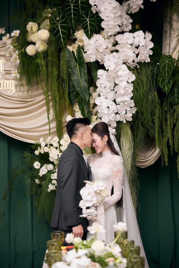 Hoa hậu Đỗ Hà, Đỗ Thị Hà, Viết Vương, sao Việt