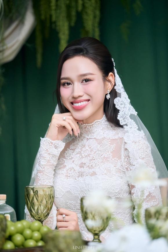 Hoa hậu Đỗ Hà, Đỗ Thị Hà, Viết Vương, sao Việt