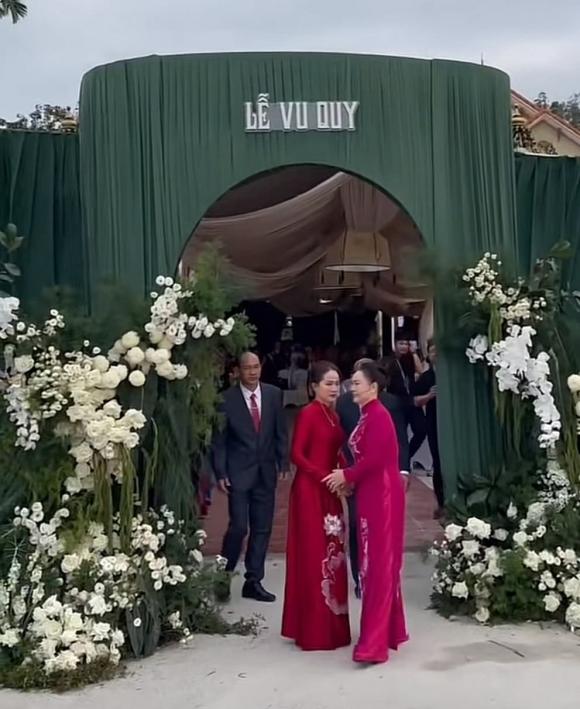 Hoa hậu Đỗ Hà, Đỗ Thị Hà, Viết Vương, sao Việt