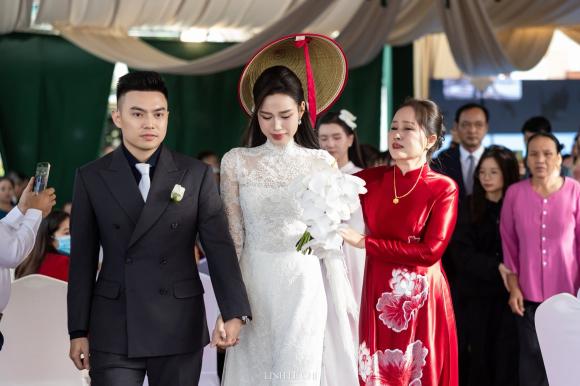 Hoa hậu Đỗ Hà, Đỗ Thị Hà, Viết Vương, sao Việt