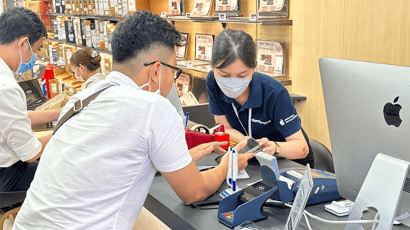 iPhong-13-pro-max-3.png 0 iPhone 13 Pro Max, CellphoneS, iPhone bị trắng màn hình