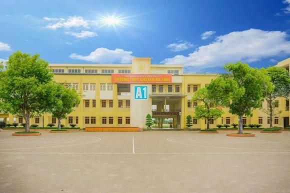 trường THPT hàng đầu của miền Trung 0 trường chuyên săn Huy chương Vàng Olympic, trường THPT hàng đầu của miền Trung