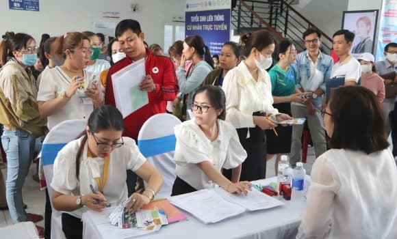04-nhom-nganh-khat-nhan-luc-2.jpg 0 ngành thiếu nhân lực