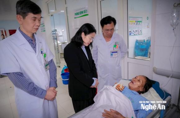 tấn công ở nghệ an 3 Bệnh viện Sản Nhi tỉnh Nghệ An, điều dưỡng, điều dưỡng bị truy sát