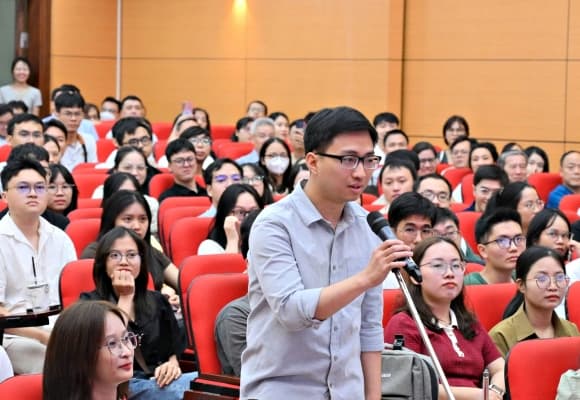 03-bac-si-noi-tru-4587.jpg 0 miễn học phí, ngành y, tiền lương, bác sĩ nội trú