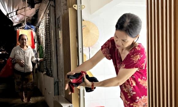 03-trieu-cuong-nhet-gach-bon-cau-1.jpg 0 Triều cường, TP.HCM, nhét gạch vào bồn cầu