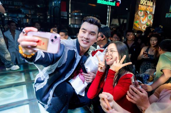 Sao Việt 25/10 11 Sao Việt 25/10, tin sao việt mới nhất