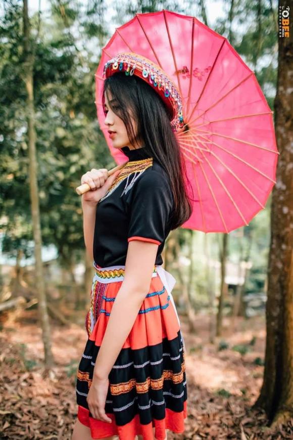 Hậu làm dâu hào môn, Hoa hậu Đỗ Thị Hà gây sốt với loạt ảnh thời bé, xinh xắn cỡ này bảo sao ai cũng mê!  (2).jpg 0 đỗ thị hà, sao việt