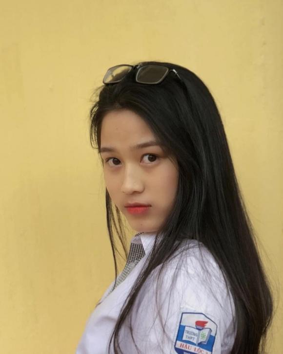 Hậu làm dâu hào môn, Hoa hậu Đỗ Thị Hà gây sốt với loạt ảnh thời bé, xinh xắn cỡ này bảo sao ai cũng mê!  (9).jpg 1 đỗ thị hà, sao việt