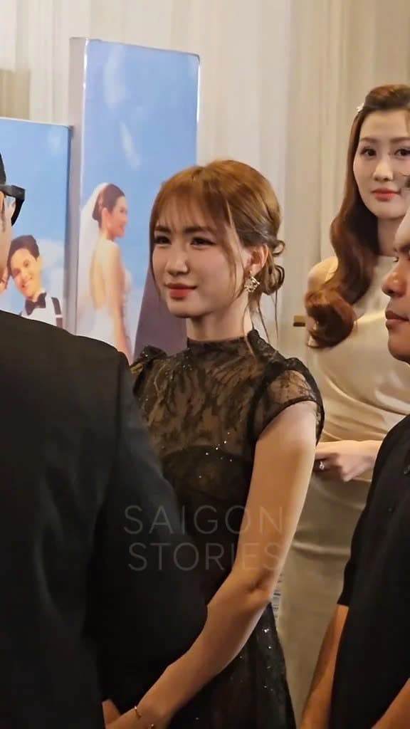 Nửa showbiz đến chúc phúc Á hậu Quỳnh Châu Hoà Minzy diện váy xuyên thấu, Ngô Kiến Huy - Khổng Tú Quỳnh đụng mặt  (12).jpg 3 hoà minzy, ngô kiến huy, khổng tú quỳnh, chế nguyễn quỳnh châu, quỳnh châu, sao việt