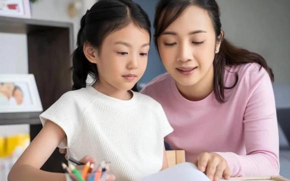 mẹ khen con 1 khen con, khen con gái, kiến thức