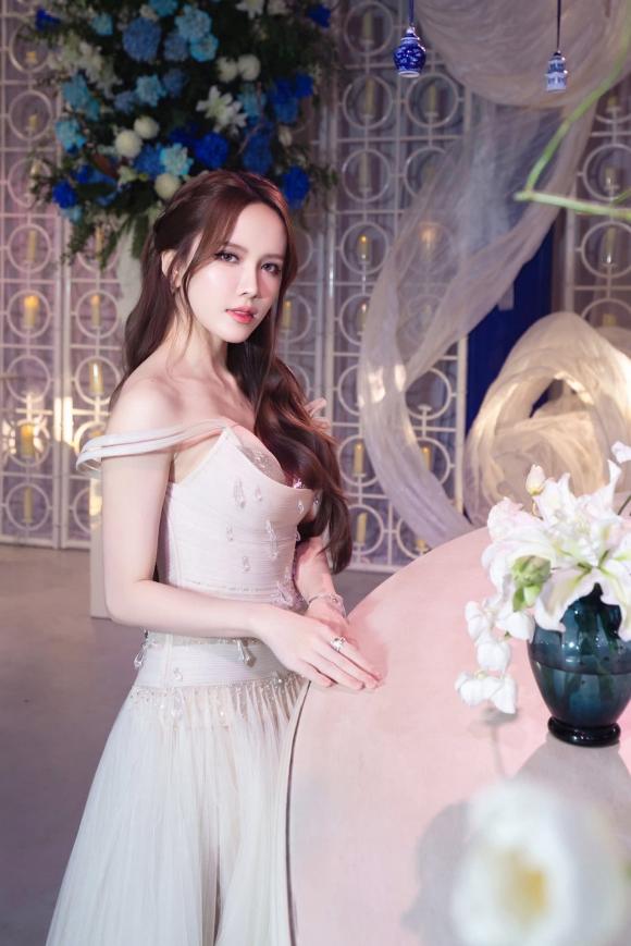 Thiều Bảo Trâm lộ diện với gương mặt khác lạ, nhan sắc gây tranh cãi (9).jpg 1 thiều bảo trâm, sao việt