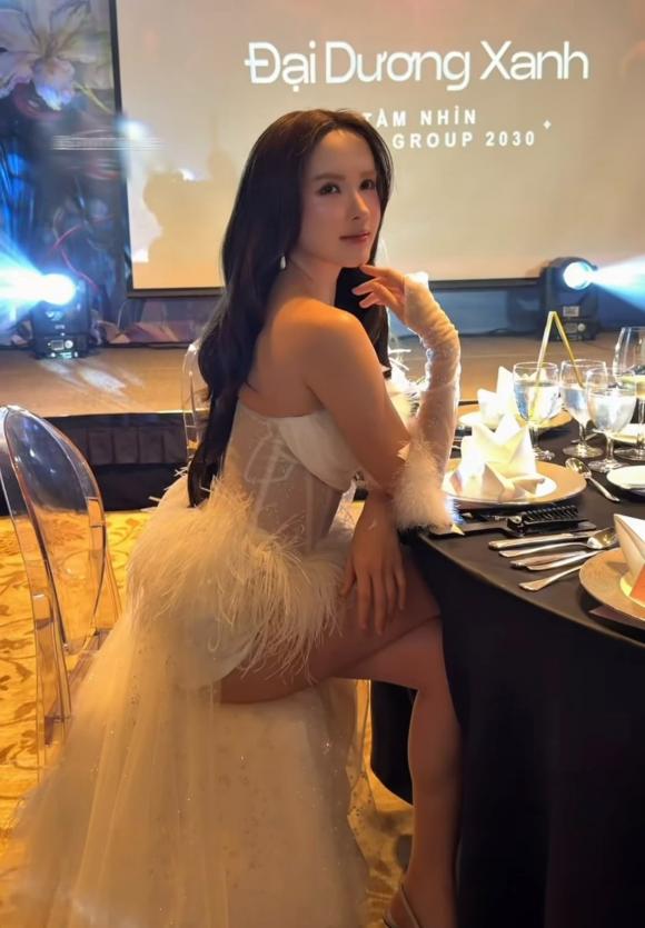 Thiều Bảo Trâm lộ diện với gương mặt khác lạ, nhan sắc gây tranh cãi (9).jpg 2 thiều bảo trâm, sao việt
