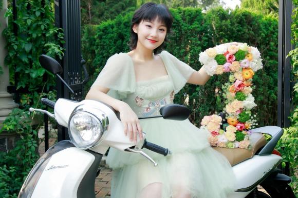 Hot girl GenZ Ceri, Yamaha Janus