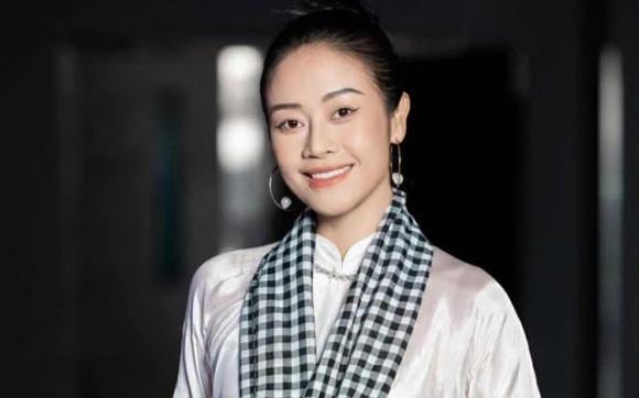 Đường lên đỉnh Olympia MC Phí Linh 3 MC dẫn Chung kết Đường lên đỉnh Olympia, MC Phí Linh