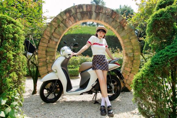 Hot girl GenZ Ceri, Yamaha Janus