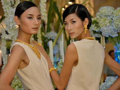 sau-thoi-gian-cach-mat-hoang-thuy-va-le-thuy-lam-lanh-5-ngoisaovn-w400-h300 1 Lê Thúy, Hoàng Thùy, sao Việt