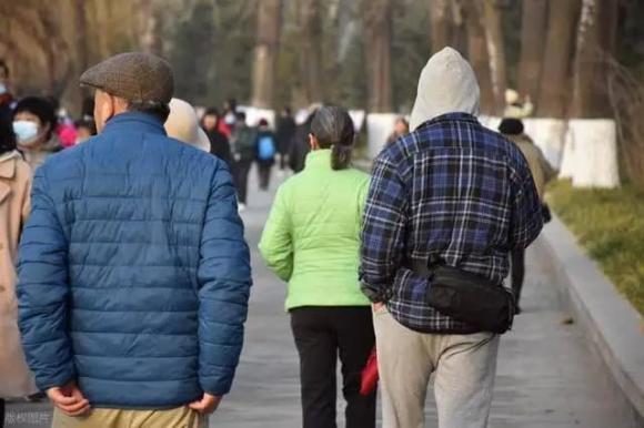 nhồi máu não, đột quỵ, đội mũ