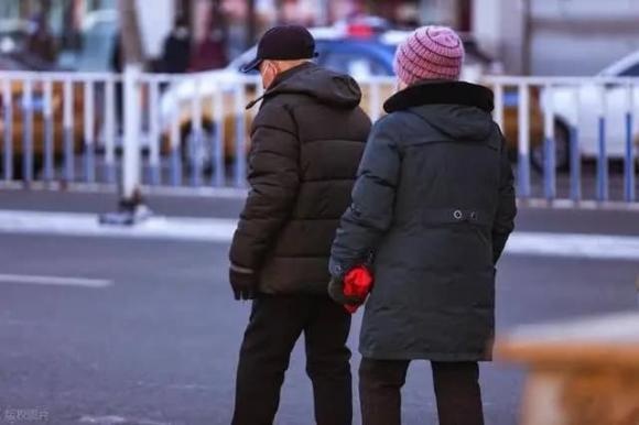 nhồi máu não, đột quỵ, đội mũ