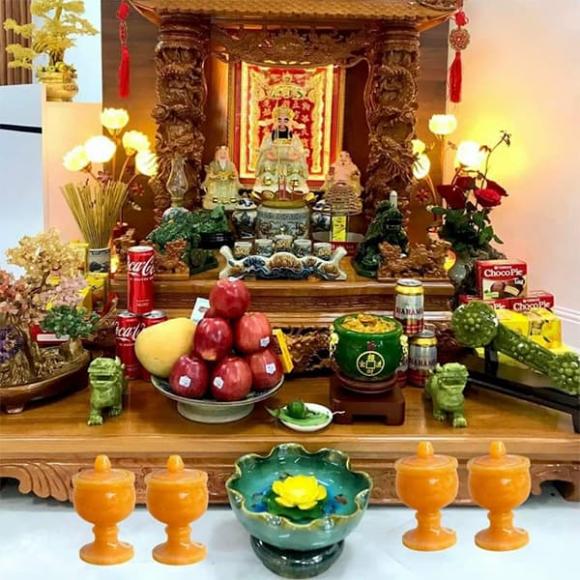 de-ban-tho-than-tai-khong-bao-gio-mat-loc-gia-chu-phai-lam-ngay-viec-nay (1).jpg 0 bàn thờ Thần tài, Phong thủy, đặt tỏi trên bàn thờ thần tài