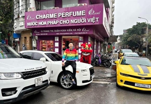 01-huan-hoa-hong-7.jpg 3 Huấn Hoa Hồng, Hệ sinh thái trăm tỷ của Huấn Hoa Hồng, Huấn Hoa Hồng bị bắt