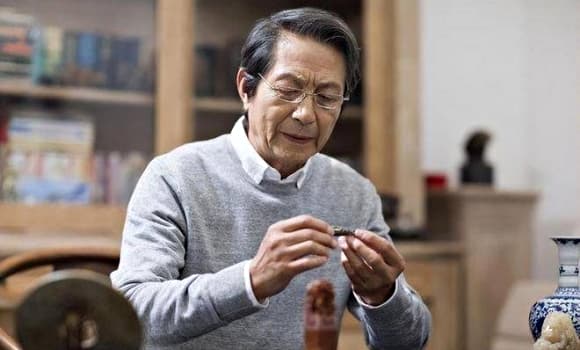 Nghỉ hưu, quản lý tài chính, tiết kiệm, người già, hào phóng