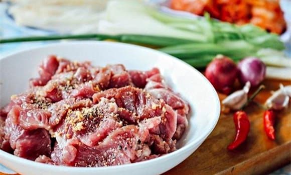 01-xao-thit-bo-1.jpg 0 thịt bò, xào thịt bò, cách xào thịt bò ngon