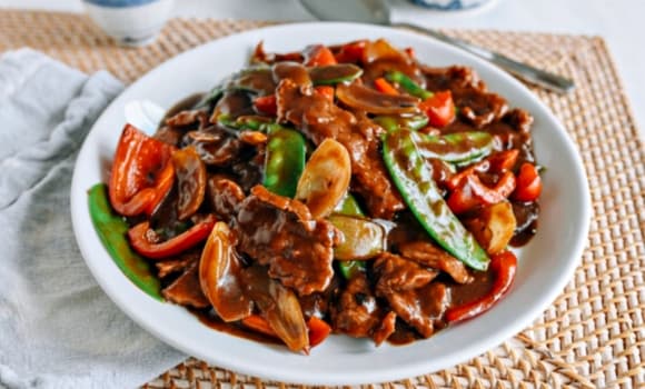 01-xao-thit-bo-1.jpg 1 thịt bò, xào thịt bò, cách xào thịt bò ngon