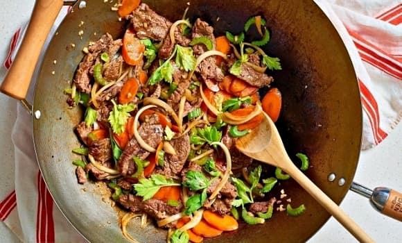 01-xao-thit-bo-1.jpg 2 thịt bò, xào thịt bò, cách xào thịt bò ngon