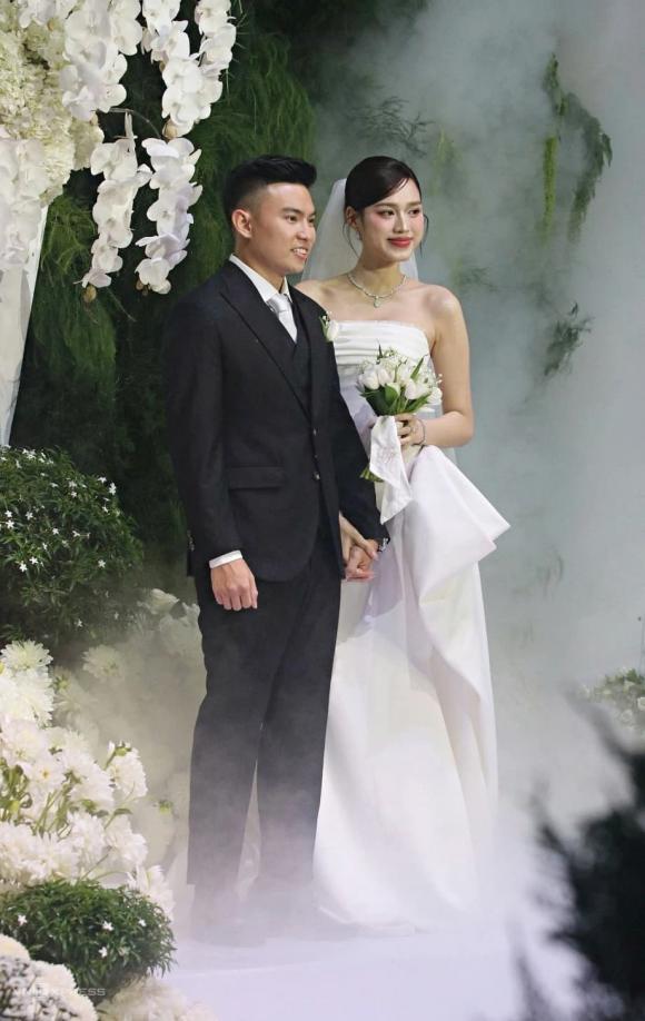 Hoá ra thiếu gia Viết Vương đã đưa Hoa hậu Đỗ Thị Hà về ra mắt gia đình từ năm 2023 0 Thiếu gia viết vương, hoa hậu đỗ thị hà, sao việt