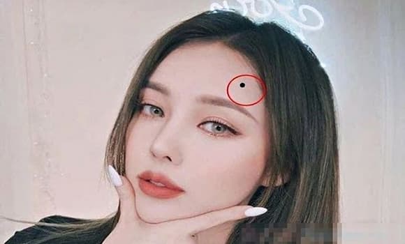 nốt ruồi, xem tướng, xem bói, nhân tướng học