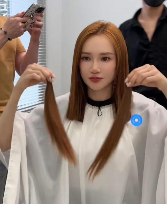 nha-phuong-gay-tranh-cai-khi-cat-toc-de-hien-tang-vi-dieu-nay-3-ngoisaovn-w1179-h1437 6 diễn viên Nhã Phương, danh hài Trường Giang, sao Việt