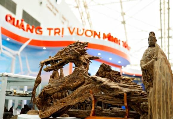 trầm hương, trầm hương hình rồng, Hội chợ Mùa Thu 2025 tại Hà Nội, Rồng Ngậm Ngọc, Quảng Trị 