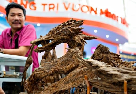 trầm hương, trầm hương hình rồng, Hội chợ Mùa Thu 2025 tại Hà Nội, Rồng Ngậm Ngọc, Quảng Trị 