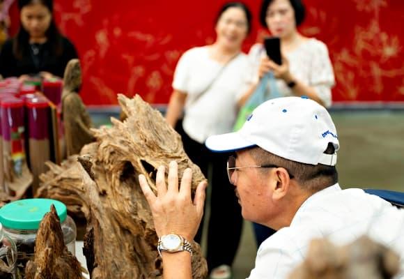 trầm hương, trầm hương hình rồng, Hội chợ Mùa Thu 2025 tại Hà Nội, Rồng Ngậm Ngọc, Quảng Trị 