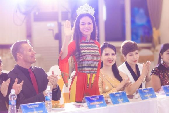 Hoa hậu quốc tế Tân Lê, Tân Lê